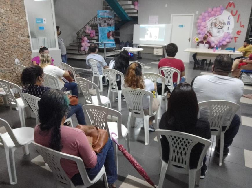 O curso de Braille oferecido aos professores da rede municipal, pais de alunos e comunidade, visa melhorar o ensino-aprendizagem dos estudantes