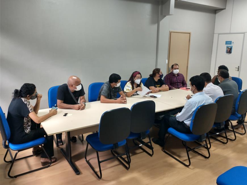 A reunião foi para esclarecimento de pautas com reivindicações da categoria. Há cerca de 30 dias, em torno de 60 dos 6.900 trabalhadores da Semec iniciaram a paralisação