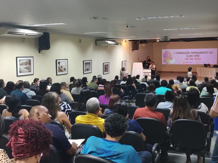 Atualmente a rede municipal de ensino atende 108 estudantes com deficiência na Educação de Jovens, Adultos e Idosos.