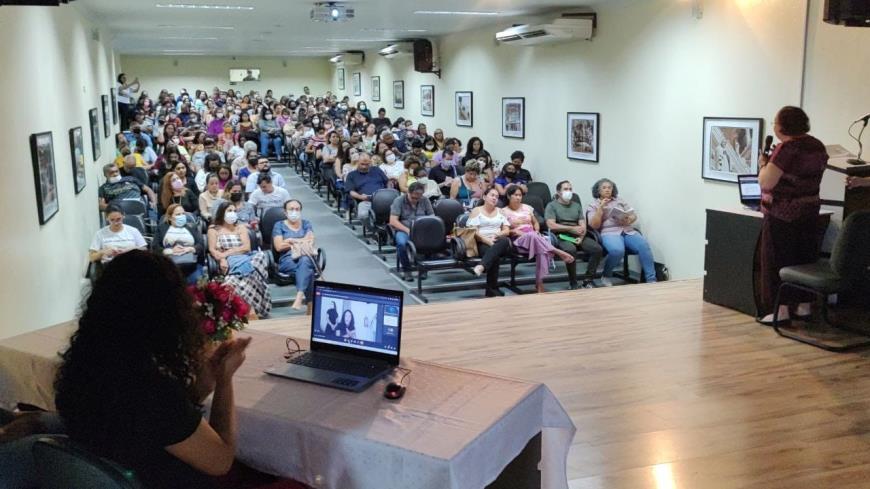 Mais de 150 professores de salas regulares e salas de recursos multifuncionais participaram da formação.