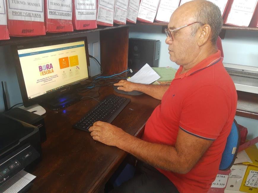 Escolas municipais farão cadastro dos estudantes para receberem o Bora pra Escola também no mês de julho