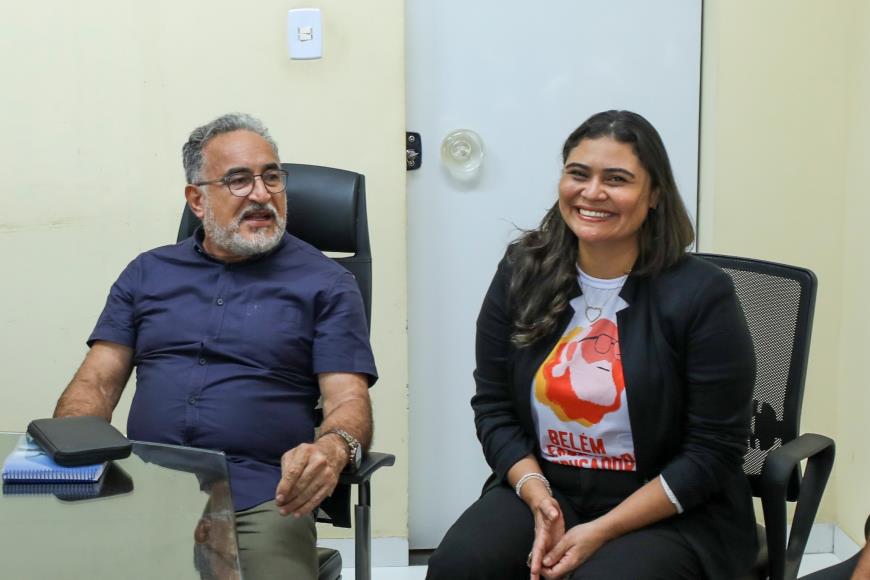 Prefeito Edmilson Rodrigues recebeu o relatório das ações da educação municipal, apresentado pela secretária Marcia Bittencourt