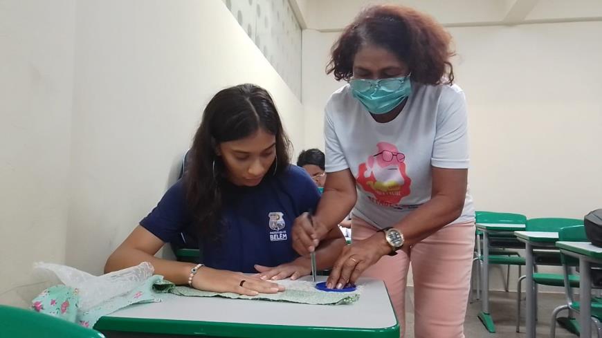 Rita de Cássia Gonçalves Melo, 15 anos, da 4ª Totalidade da Ejai, sempre recorda o que viveu na infância durante a oficina.