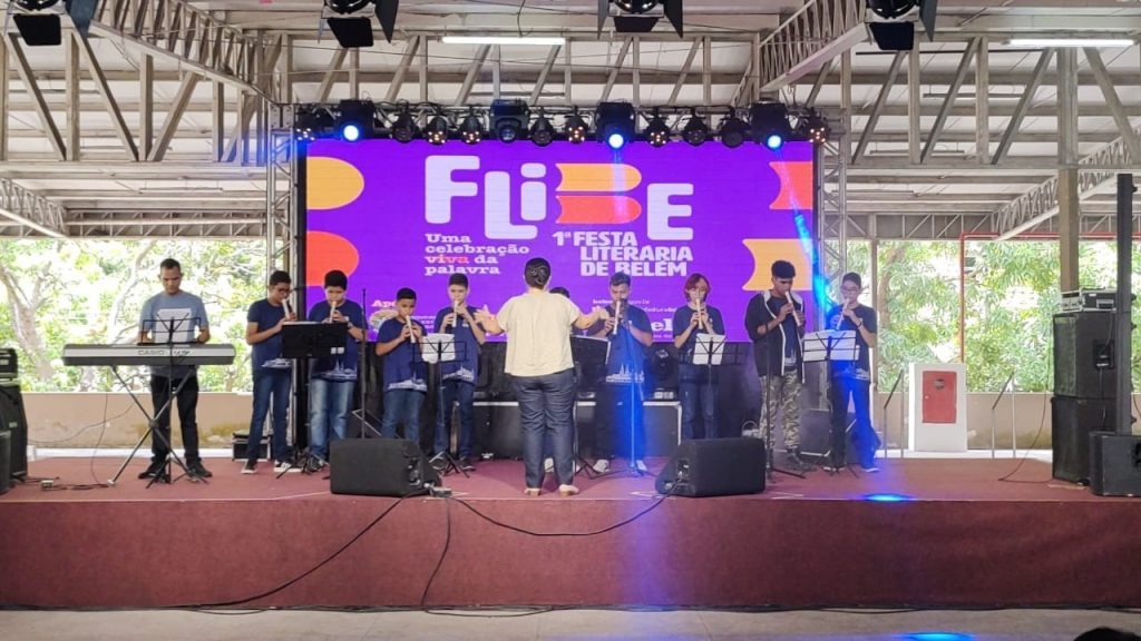 Meninos do grupo de flauta doce "Encanto" deram um show na Flibe.Foto: Leandro Müller