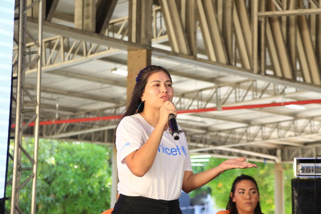 A oficial da área de participação de adolescentes do Unicef, Rayanne Máximo, explicou que o Fundo vem preparando os jovens para o momento dos debates.Foto: Marcos Barbosa