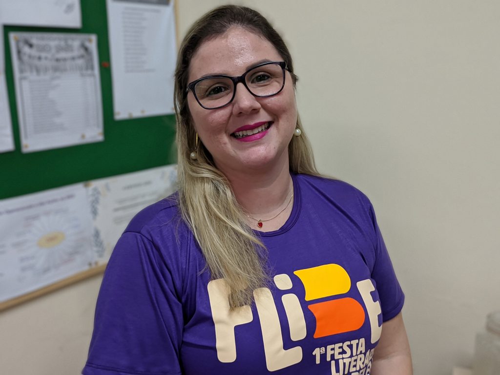 A diretora de educação da Semec, Jaqueline Rodrigues, destaca que a esta gestão tem priorizado a qualificação das HPs “para que de fato seja um momento formativo e de muitos aprendizados”. Foto: Leandro Müller