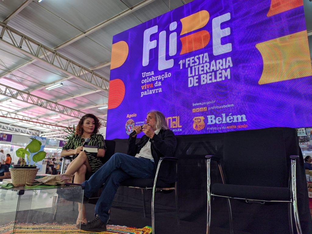 Na tarde desta terça-feira, 20, Nicodemos Sena participou dos “Diálogos Literários” da I Flibe. Foto: Leandro Müller