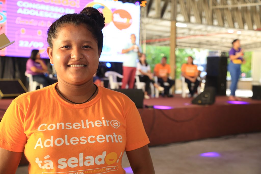Participante da plenária específica, como migrante Warao, Eva Maria Baez Zapata, de 16 anos, comemorou a oportunidade de lutar por um futuro melhor. "Temos a grande oportunidade de falar sobre o que queremos", disse.. Foto: Marcos Barbosa