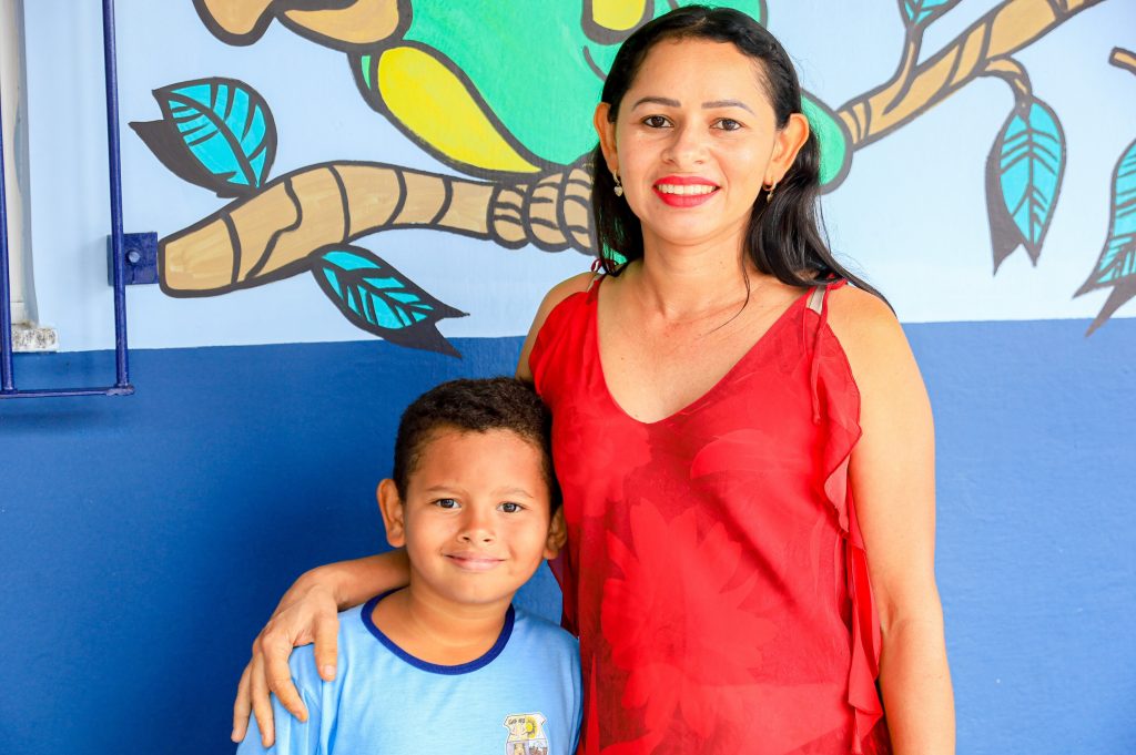 Maria de Fátima e seu filho Rafael Aylan