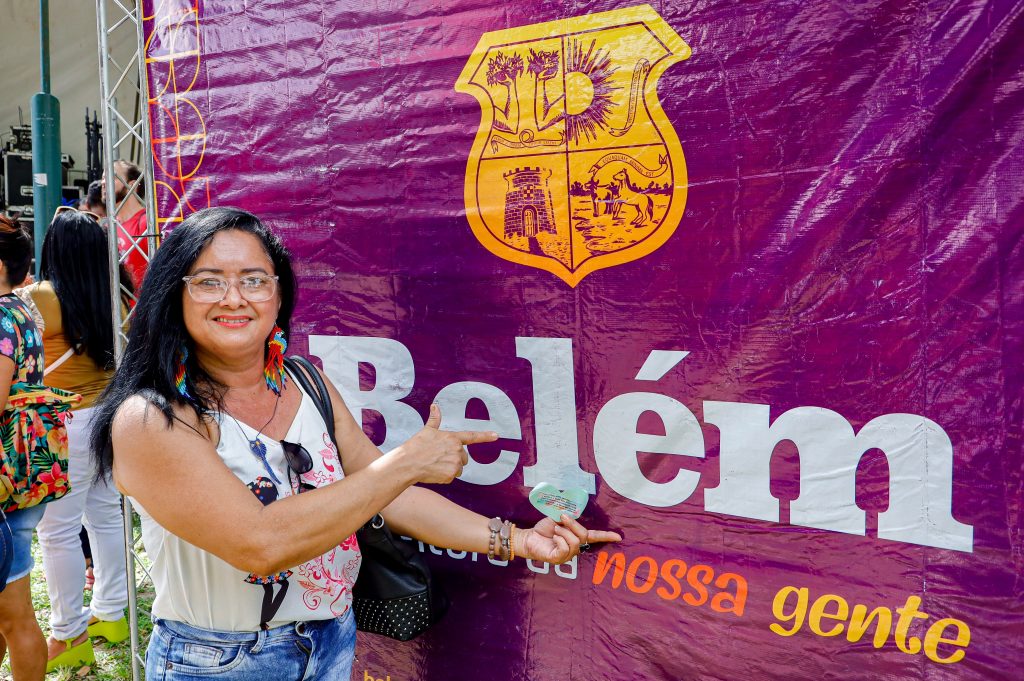 "Que todos nós possamos ser servidores de responsabilidade", afirma Piedade Tenório Sampaio, que também é empreendedora e expôs seu talento na praça