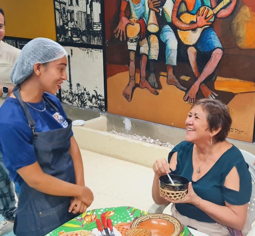 A estudante Estefane Marcela Batista Rebelo, da Escola Rotary, foi premiada com o segundo lugar na I Mostra de Sabores