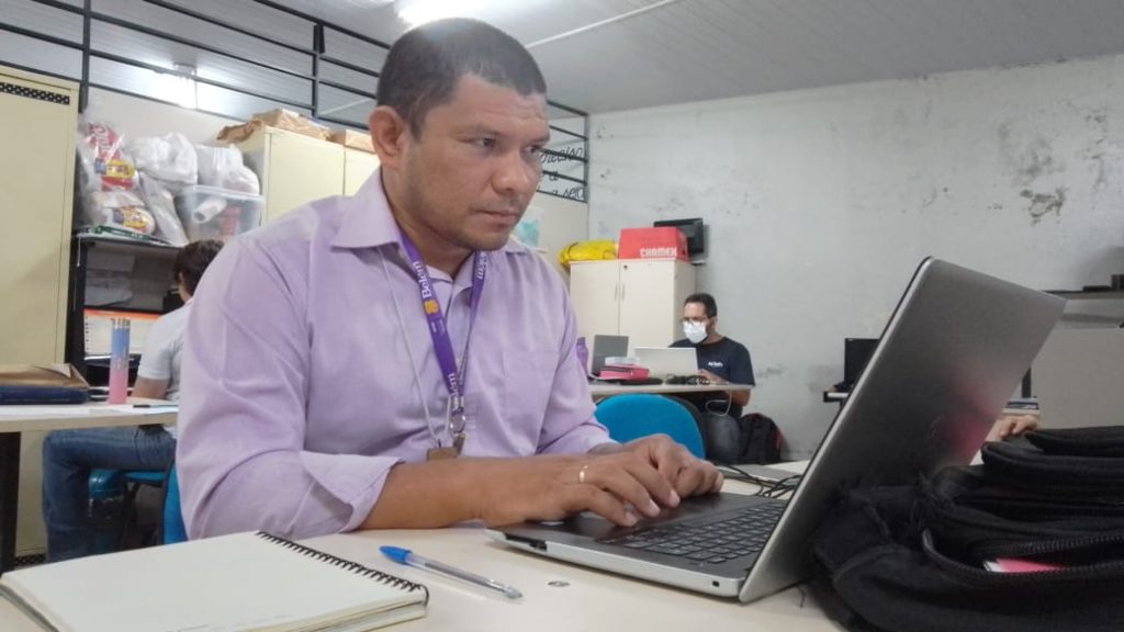 Fernando Santos, professor formador e técnico de referência da Semec: educação libertadora é o foco. Foto: Tábita Oliveira - Ascom Semec