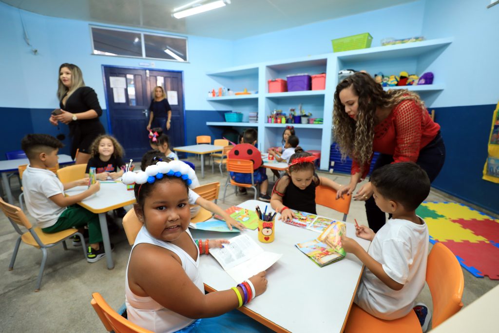 Salas de aulas revitalizadas, com novos equipamentos e materiais didáticos fazem a alegria da garotada na Emei Rita Nery