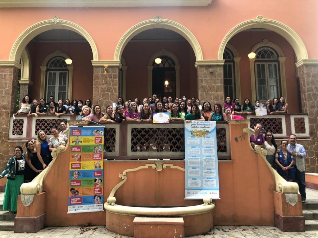 Participaram representantes de 14 unidades básicas de saúde, de 20 escolas municipais e de um Centro de Referência de Assistência Social (CRAS).