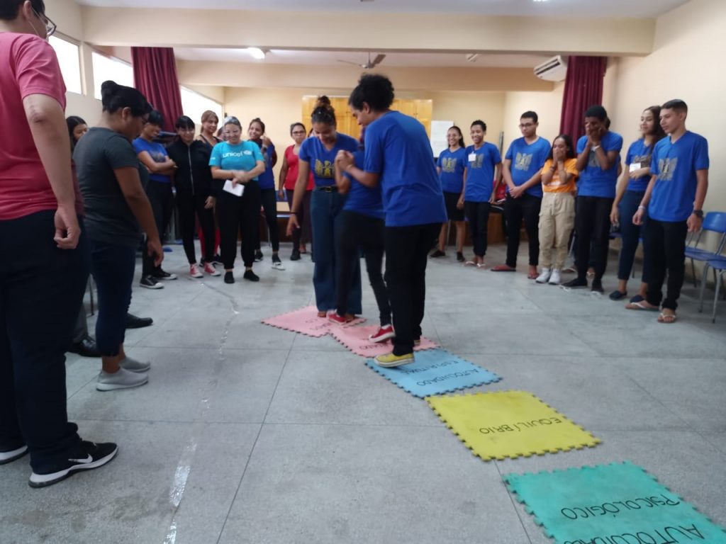 Estudantes da Escola Estadual Governador Alexandre Zacharias de Assumpção participam de ação voltada para saúde mental.