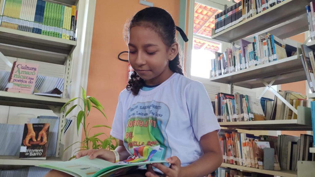 No livro “Sophia gosta de...” a pequena autora Grazielle Sophia Lopes Eufrásia, de 9 anos, se inspirou numa viagem com a família ao Maranhão