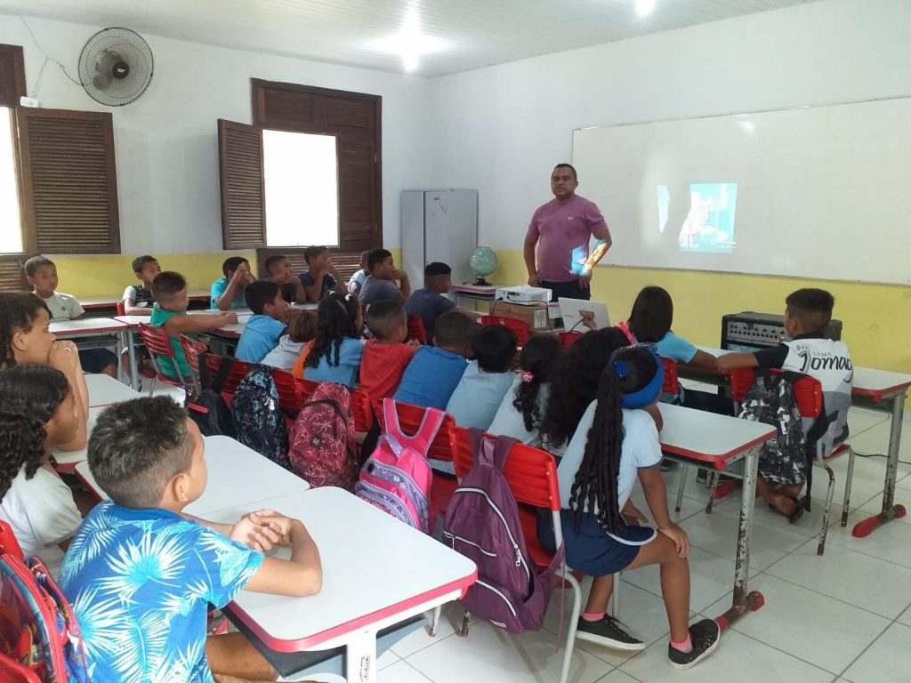 Professor Élison Ferreira reforça a importância da educação ambiental nas escolas
