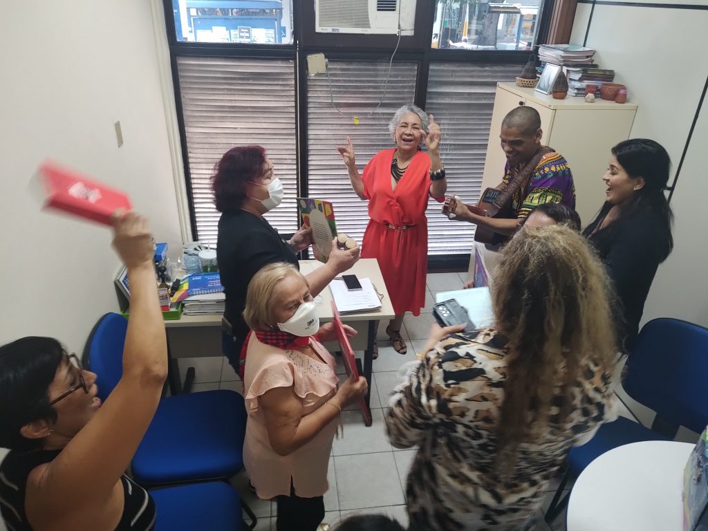 A secretária em exercício da Semec, Araceli Lemos, diz que a iniciativa é importante, "uma vez que a nossa gestão busca humanizar, cada vez mais, as relações no ambiente de trabalho"
