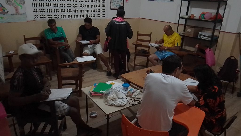 Programa Alfabetiza Belém na comunidade Ibifam, na escola comunitária "Construindo o futuro".