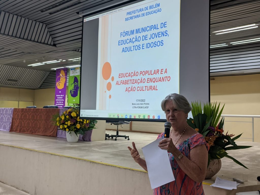A palestrante Maria Luíza Pereira, da Universidade de Brasília, abordou o tema “Educação Popular e a alfabetização enquanto ação cultural para a liberdade"