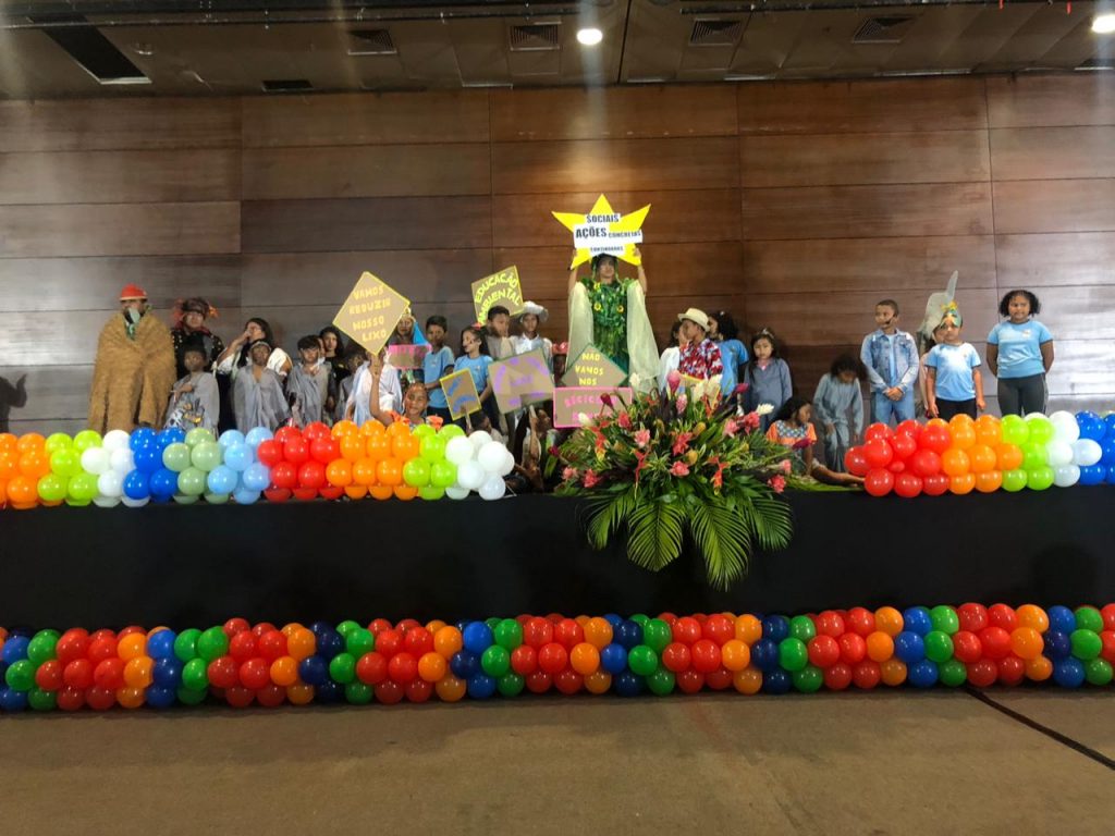 Estudantes da Escola Municipal de Educação do Campo (Emec) Milton Monte apresentaram o ato político-cultural em defesa da natureza “Por um rio de vida, artes, educação e cidadania”
