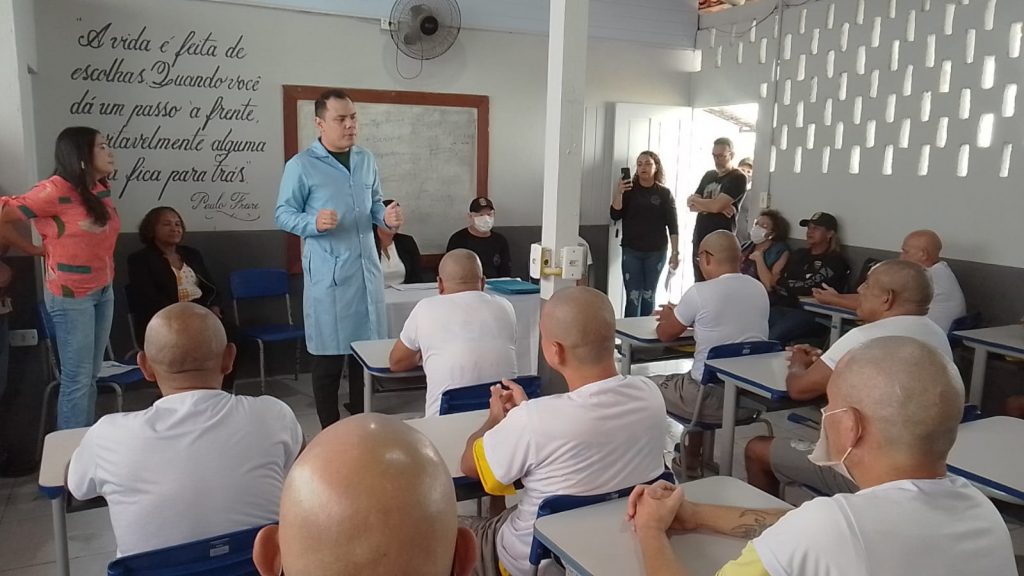 Instituído em 2021, o Alfabetiza Belém quer atender mais de 11 mil pessoas e erradicar o analfabetismo na capital paraense