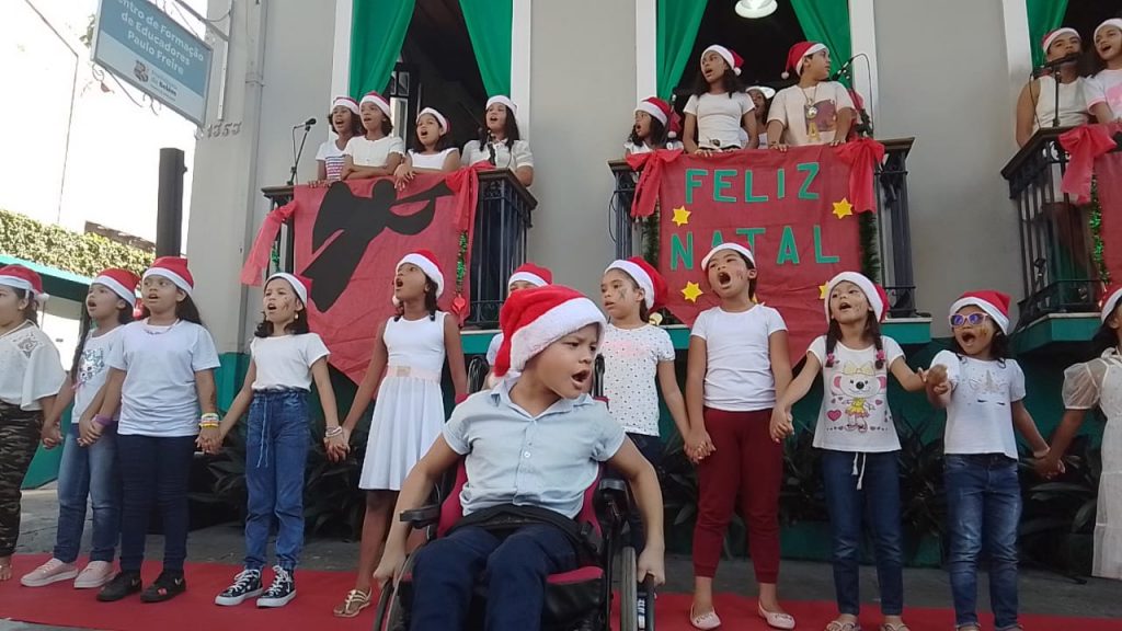 A Escola Municipal Walter Leite Caminha mostrou a importância da inclusão na sua apresentação na Cantata Natalina das escolas municipais
