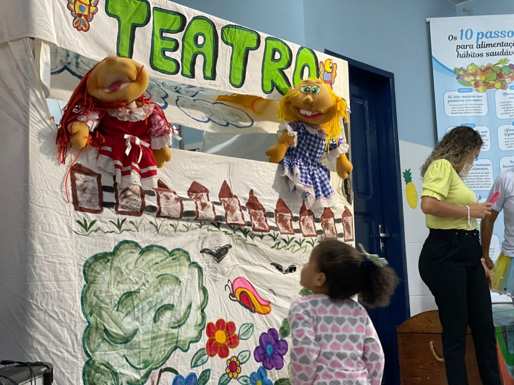 Ações de educação em saúde com teatro de fantoches marcou a abertura da Semana do Bebê