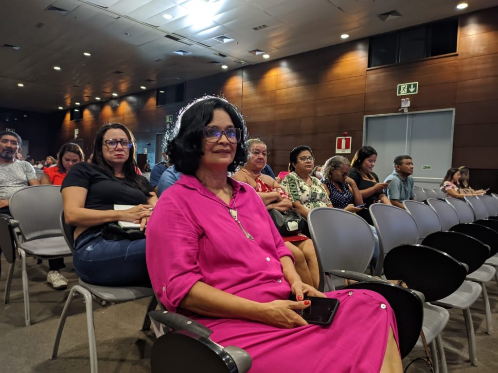 Maria do Socorro Araújo Trindade, diretora da escola municipal Parque Amazônia, no bairro da Terra Firme, elogiou a iniciativa do curso de formação de gestor escolar