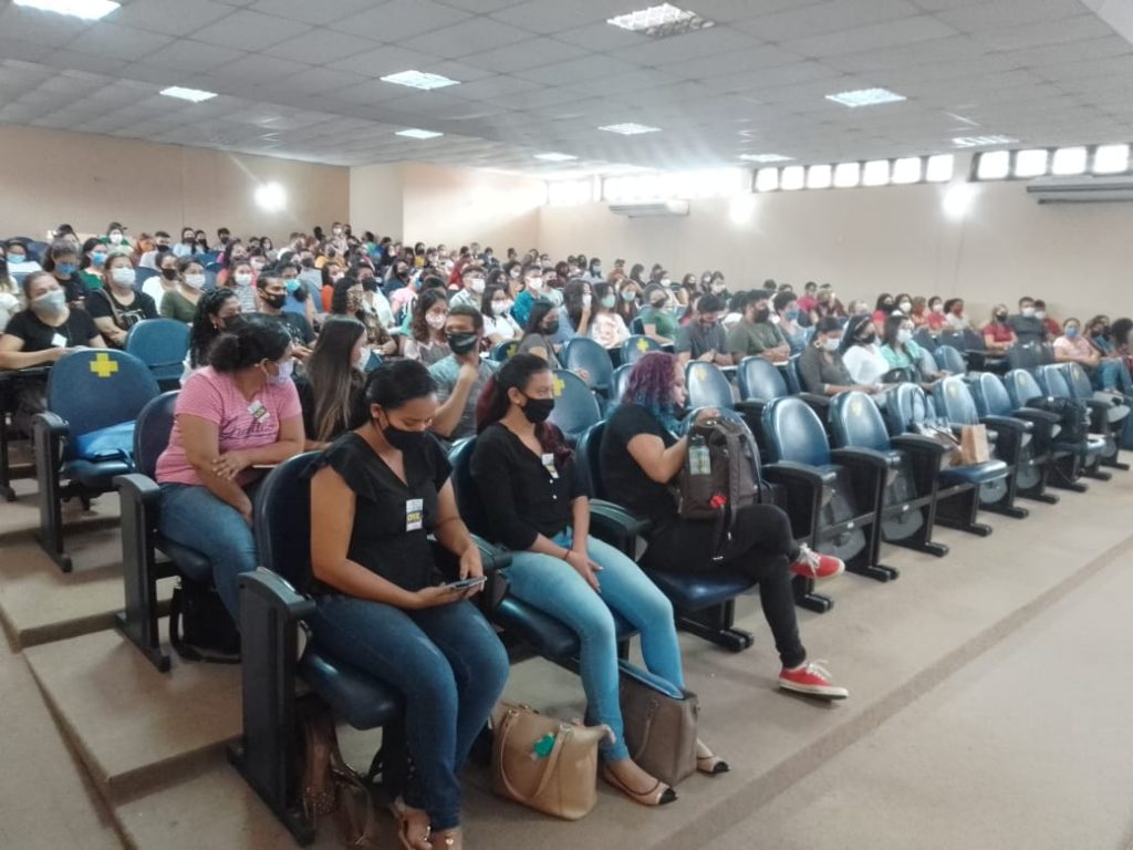 Momento que a Secretaria Municipal de Educação (Semec) recebe 530 estagiários para atua na educação inclusiva em Belém: ações efetivas garantem educação para todos