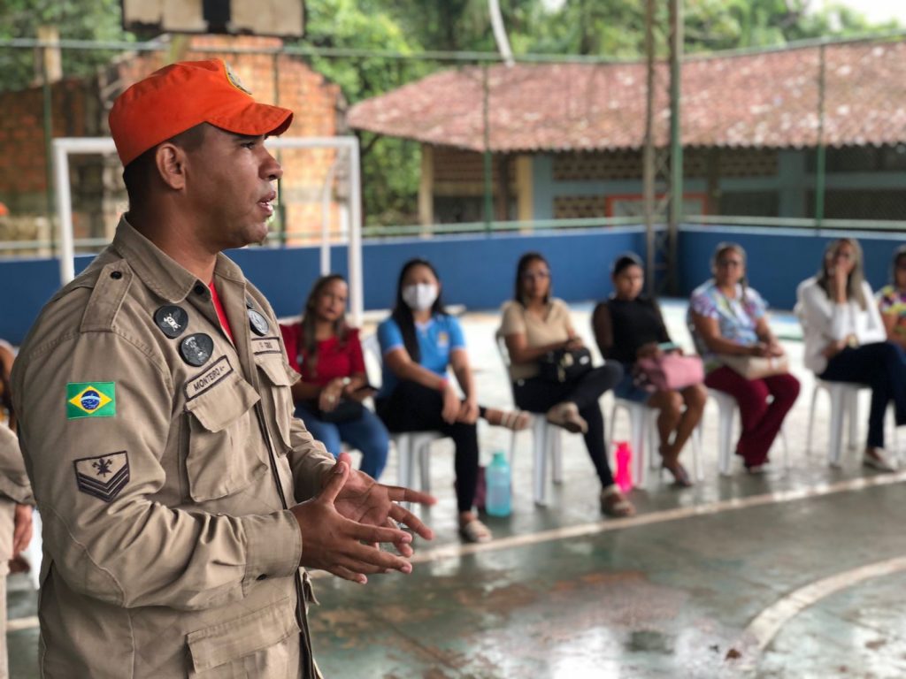 O 3º Sargento do Corpo de Bombeiros Militar do Pará, Nelson Monteiro, ministrou as técnicas de primeiros-socorros