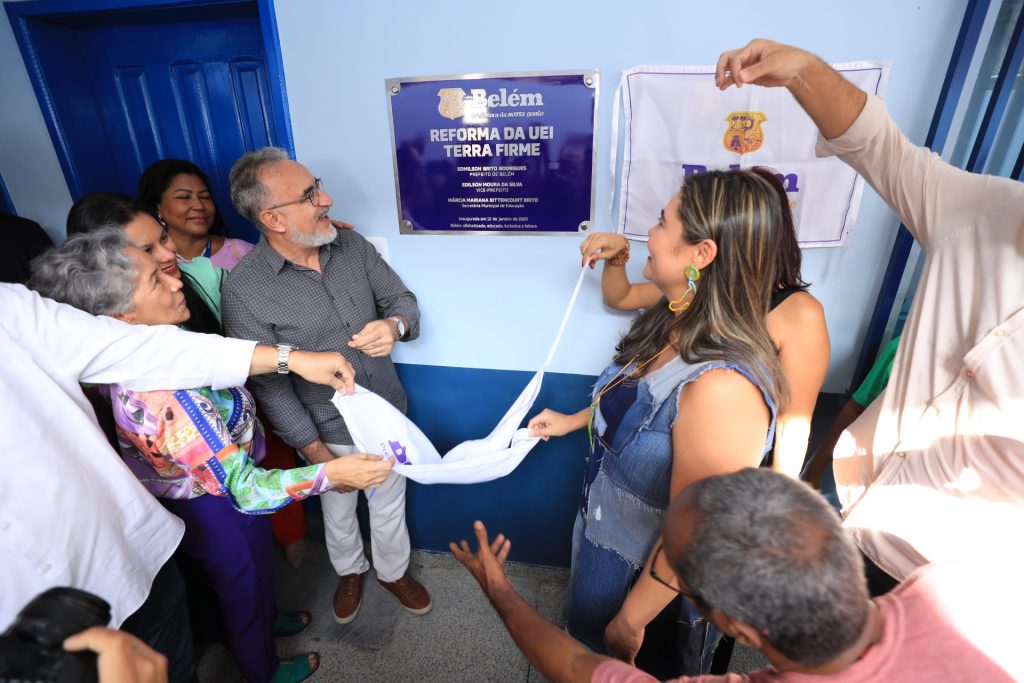 Prefeito Edmilson Rodrigues entrega à população a nova Unidade de Ensino Infantil da Terra Firme: nesta quinta, 19, Edmilson anunciou 18% de aumento no salário-base dos professores municipais. O aumento vale também para gratificações, prêmios e triênio.