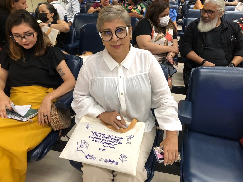 A professora de Artes Darcilene Costa considera o encontro fundamental, no sentido de abrir o coração e a mente para reaprender