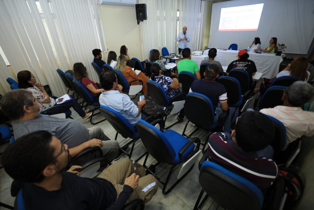 A olítica das gestões anteriores corroeram os salários, que estão em processo de correção na gestão Edmilson Rodrigues