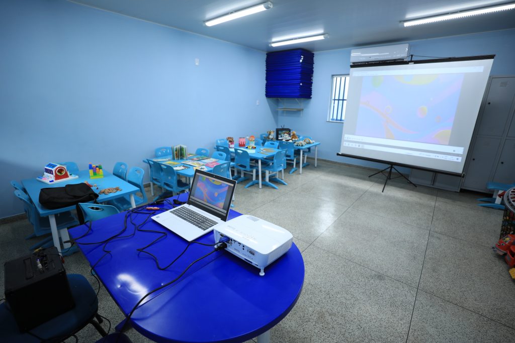 A Unidade Escolar na Terra Firme recebeu nova estrutura e novos e modernos equipamentos pedagógicos