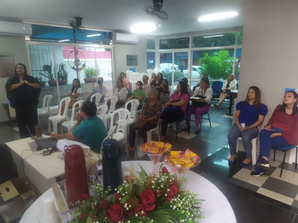 Reunião com os profissionais do Daent para reforçar as ações inclusivas do Crie nas escolas de Belém