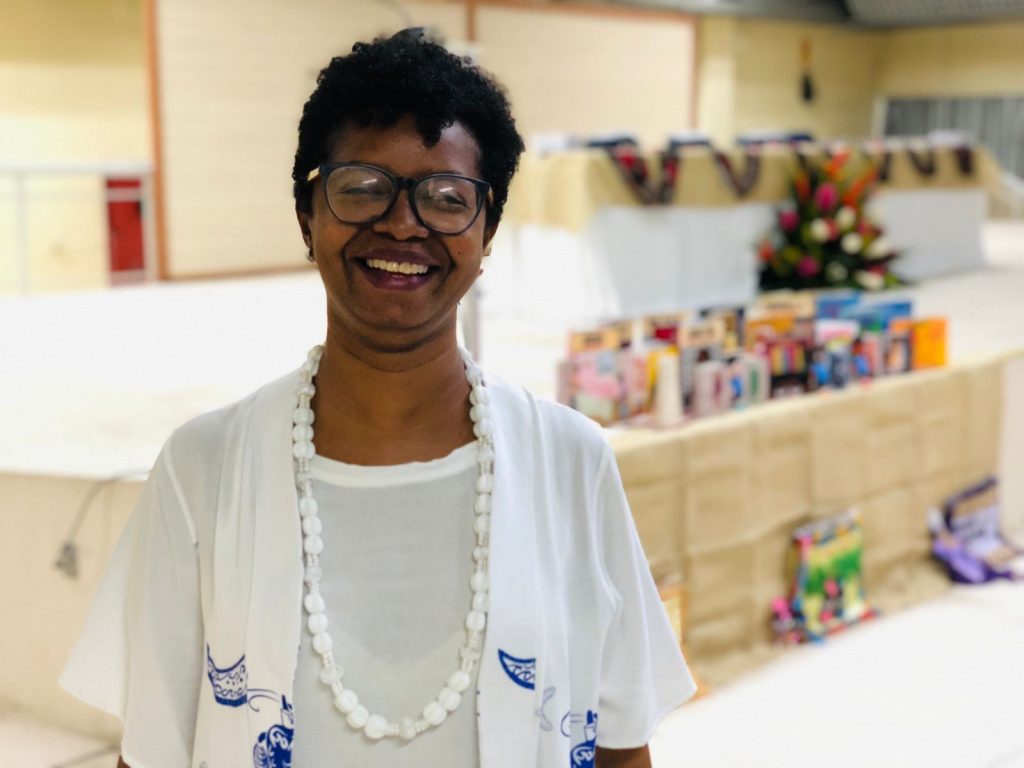 A titular da Coderer, Sinara Dias, destacou a importância dos momentos formativos para o combate ao racismo nas escolas.