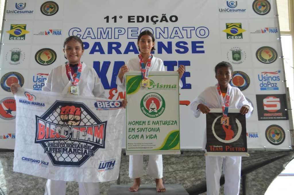 Os estudantes Emerson Pereira, 9 anos; Daniele Viana, 11 anos; e Mirlane Andrade, 13 anos, conquistaram a medalha de bronze