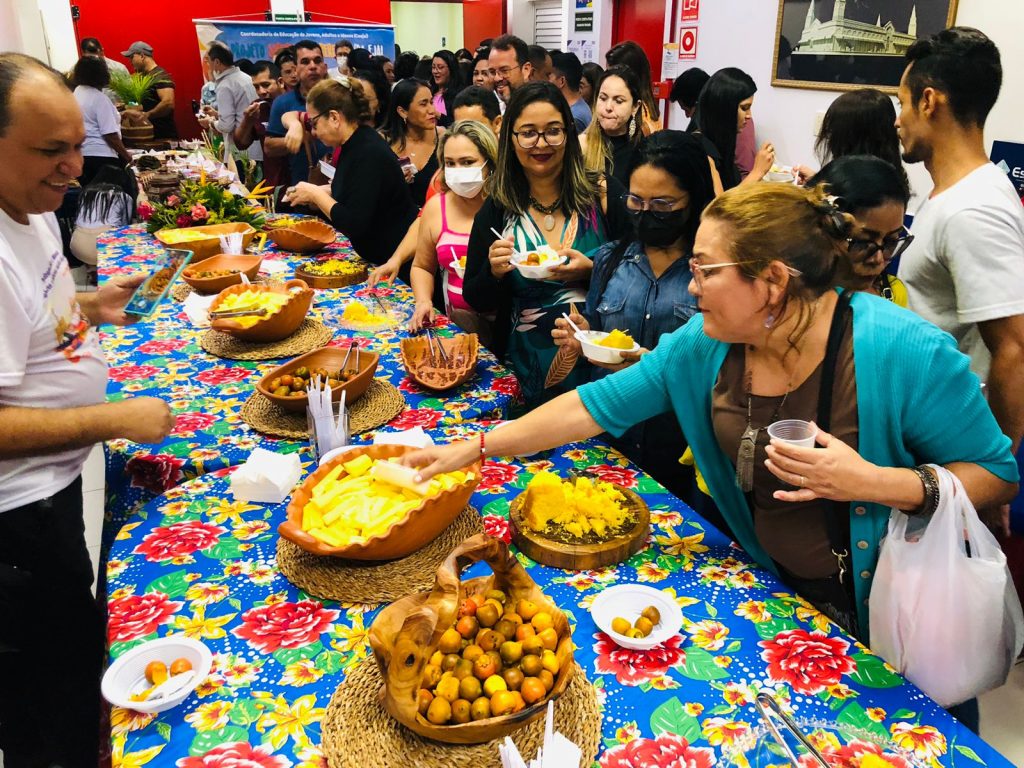 Banquete de comida cabocla foi uma das atrações do evento de lançamento dos e-books: a cultura paraense valorizada