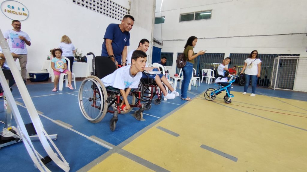 Jogo de Bocha: as três modalidades esportivas (Paratletismo, Bocha e Parabadminton) foram demonstradas pelos professores da Associação de Clubes de Esportes Adaptados (Aceab/Tuna Luso).