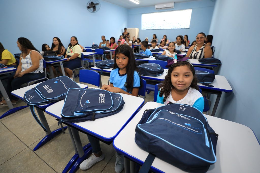 Com a reforma, a comunidade escolar da Comandante Klautau aprende em um prédio reestruturado e com salas climatizadas