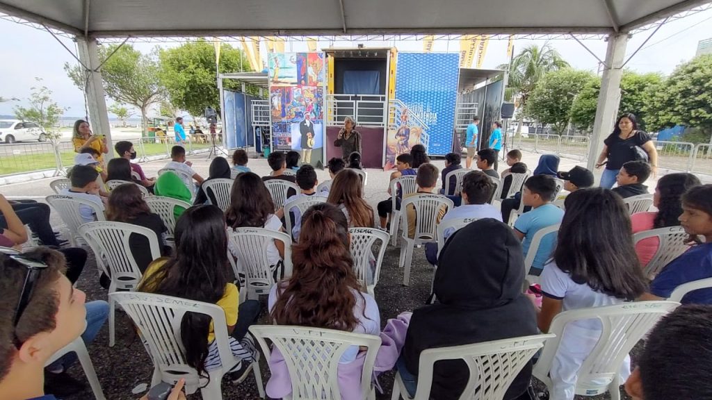 Cerca de mil estudantes da rede municipal de ensino visitaram a mostra, em uma ação pedagógica proporcionada pela Prefeitura de Belém