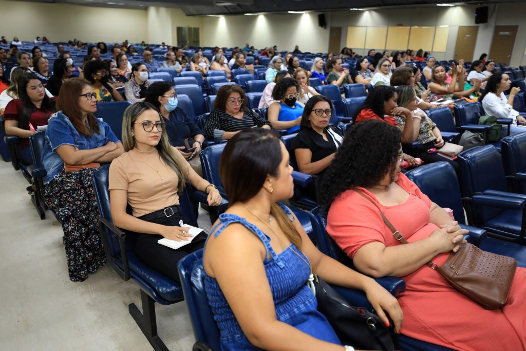 A abertura da programação mensal da Semec sobre inclusão e políticas públicas voltadas às pessoas com TEA ocorreu na manhã desta sexta-feira no Centur