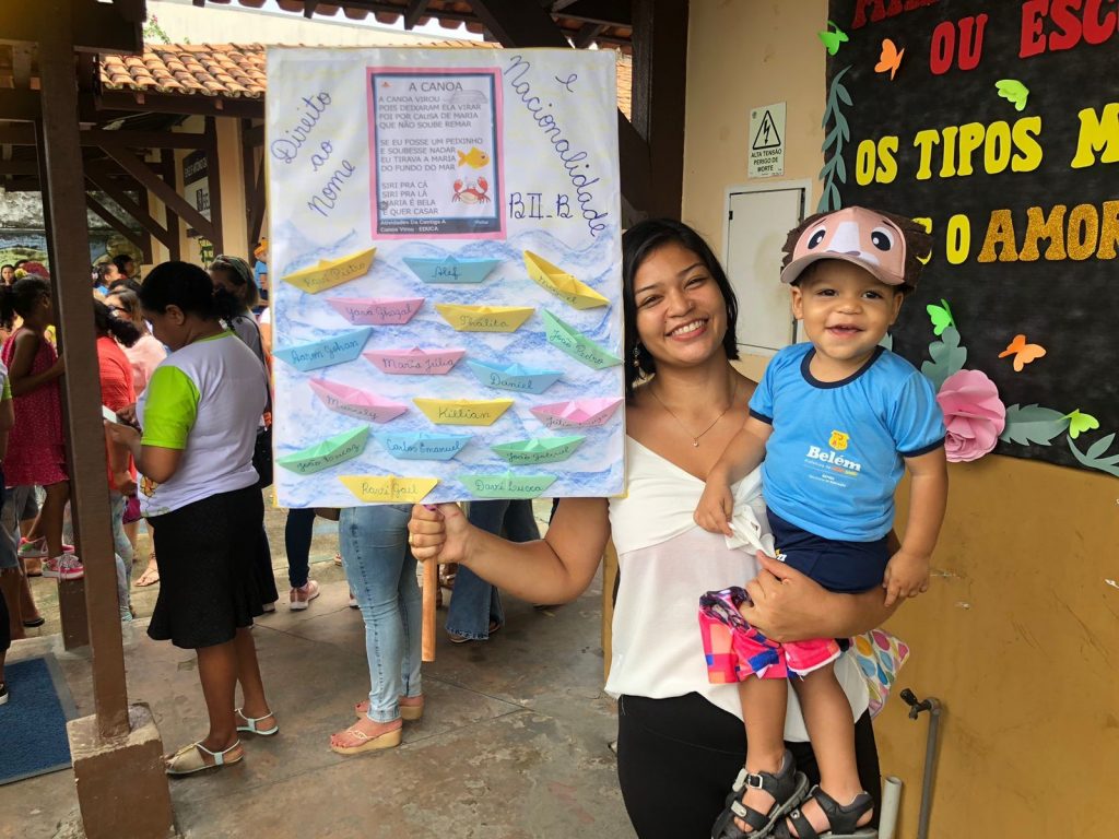 Jislaine Barbosa, mãe do pequeno Aaron Gohan, aluno da EMEI Profª Venuzina Marinho de Souza, se integrou à ação nesta quinta-feira, 18