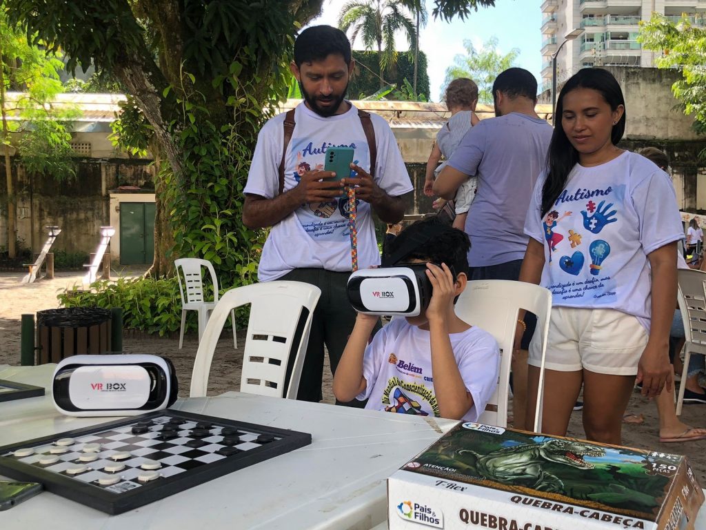 A família do estudante Matheus de Oliveira, da EEIEF Duas Irmãs agradece o apoio da Prefeitura de Belém pelo compromisso de suporte e inclusão.