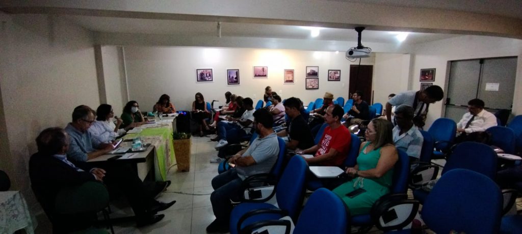 Valorizando os servidores, a Prefeitura valoriza os serviços públicos prestados à população: essa é a diretriz das negociações, mas a arrecadação caiu e é preciso responsabilidade para equacionar os números. A Prefeitiura também concede outros ganhos, como o aumento de quase 40% no vale-refeição