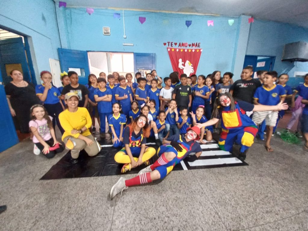 Alunos do 4° e 5° ano da Escola Municipal Palmira Gabriel participaram de palestra da equipe de Educação para o Trânsito da Semob