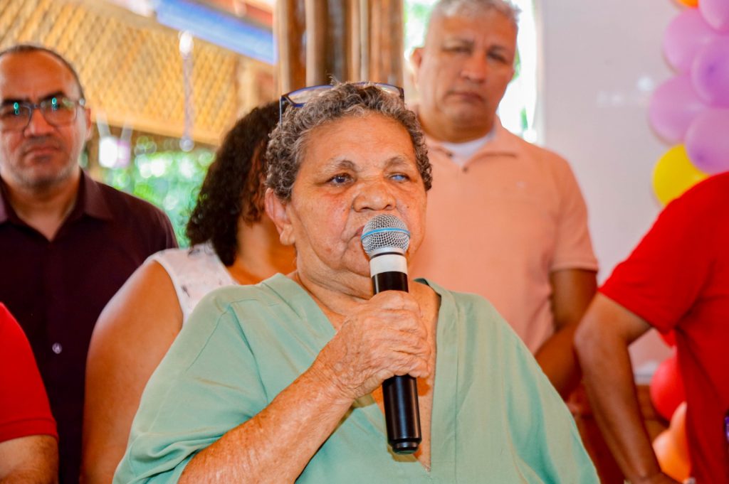 A líder comunitária da Ilha Grande Maria Trindade, 82 anos, conhecida como dona Quinha, foi homenageada na inauguração e disse ser grata à luta de uma vida toda por "minhas crianças"