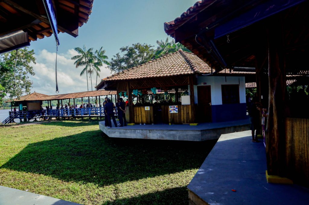 A reforma completa da unidade corresponde a um investimento superior a R$ 2,1 milhões, garantindo conforto e segurança e acesso à educação de qualidade aos estudantes da ilha.