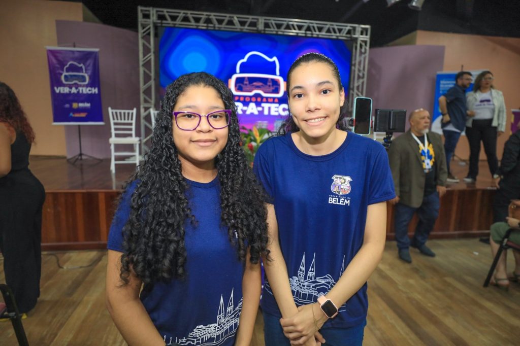Estudantes da rede municipal, Lívia Freitas e Isabela Moraes aguardam com grande expectativa o uso da nova tecnologia no ensino de matemática e outras disciplinas